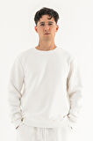 Erkek Beyaz Sweatshirt Bisiklet Yaka Rahat Kalıp 3 iplik Şardonlu Nakışlı