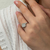 Supertrend Gümüş Kare Zirkon Taşlı Kadın Yüzük