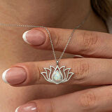 Supertrend Gümüş Beyaz Opal Taşlı Lotus Kadın Kolye