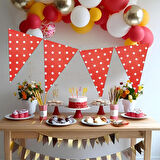 Beyaz Puantiyeli Kırmızı Üçgen Flama