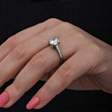 Supertrend Gümüş Tek Taş Kadın Yüzük