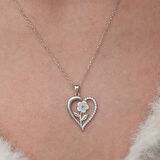 Supertrend Gümüş Kalpli Beyaz Gül Kadın Kolye