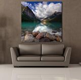 DAĞLAR ARASINDAKİ AKARSU