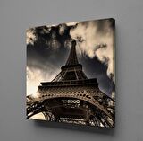 GRİ GÖKYÜZÜ VE EYFEL KULESİ