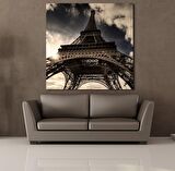 GRİ GÖKYÜZÜ VE EYFEL KULESİ