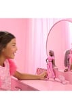 Barbie Sti̇l İkonu™ Bebek - Kahverengi Örgü Saçlı, Pembe Renkli Yumuşacık Takımıyla Hyv28