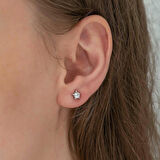 STİLLOVE Gümüş Tek Taşlı Yıldız Çivili Kadın Küpe