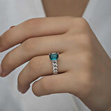 STİLLOVE Gümüş Koyu Yeşil Baget Taşlı Kadın Yüzük