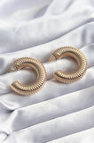 STİLLOVE Pirinç Gold Renk İşleme Detay Halka Model Kadın Küpe