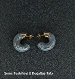 Gri Mermer Desenli Altın Uçlu Kadın Küpe – Modern Yarım Halka Model