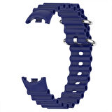 Xiaomi Mi Band 8 İle Uyumlu Dalga Desenli Metal Tokalı Yumuşak Silikon Kordon 