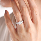 Beyaz Altın Tektaş Yüzük Baget Kenar Sonsuzluk Tasarım