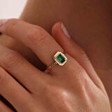 Altın Baget Yüzük Emerald