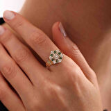 Baget Detaylı Altın Taşlı Yüzük Emerald