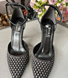 TAŞLI TOPUK SİYAH SATEN KAPALI TOPUK TAŞLI ABİYE AYAKKABI