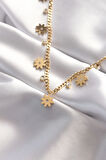 Tegan 316L Çelik Taşlı Gold Renk Çoklu Çiçek Kolye TG27BKO8480