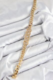 Pirinç Zirkon Taşlı Ezme Küba Zincir Model Gold Renk Kadın Bileklik - TJ-BB7549