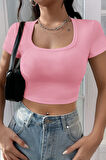 Kadın Pembe Yarım Kol Düz Yaka Crop Top Bluz