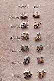4 mm Tektaş Küpe Gümüş Renkli