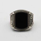 925 Ayar gümüş Vav Detaylı Oniks Taşlı Erkek Yüzük