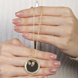 Zirkon Taşlı Bebek El Ayak Detaylı Gold Renk Kişiye Özel İsim Harf Yazılı 925 Ayar Gümüş Kadın Kolye