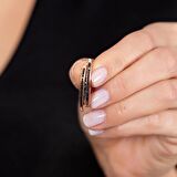 Starlight Diamond Siyah Zirkon Taşlı "V" Tasarım Rose Renk 925 Ayar Gümüş Küpe