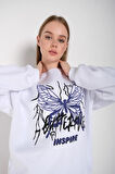 Kadın Beyaz Butterflies Inspire Baskılı Oversize Sweatshirt 000