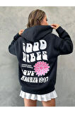 Kadın Siyah Good Vibes 1997 Baskılı Kapüşonlu Sweatshirt