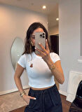 TUA MODA Bisiklet Yaka Kısa Kollu Nakışlı Crop - Beyaz