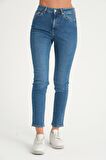 Slim Fit Orta Bel Düz Paça Jean Kadın Pantolon