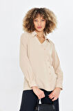  Asimetrik Pile Detay Gömlek Bej