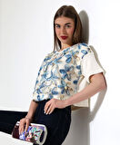 Çiçek Tül Detaylı Nakışlı Bluz T-shirt