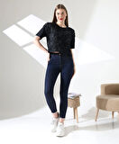 Çiçek Tül Detaylı Nakışlı Bluz T-shirt