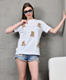 Genç Kadın Ayıcık Süzene Nakışlı T-shirt