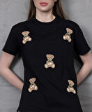 Genç Kadın Ayıcık Süzene Nakışlı T-shirt