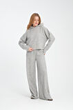 Kadın Kapüşonlu Sweatshirt ve Pantolon Takımı - Rahat, Şık ve Günlük Kullanım için İdeal