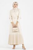 Pilise Detaylı Kemerli Elbise-Bej