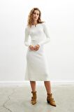 Styleboom X Peraluna DORSET DRESS Toka Detaylı Ribana Örgü Midi Kadın Triko Elbise - Ekru