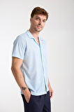 Mavi Erkek Kısa Kollu Yazlık Gömlek – Düğmeli, Açık Yaka, Rahat Kalıp