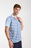 Mavi Çizgili  Erkek Kısa Kollu Yazlık Gömlek – Düğmeli, Açık Yaka, Rahat Kalıp