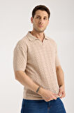 Erkek Polo Yaka Geometrik Desen Dokulu Bej Kısa Kollu Triko Tişört