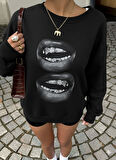 Kadın Siyah Oversize Sweatshirt – Baskılı Dudak Desenli, Sokak Stili, Rahat Kesim