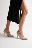 Zerina Kadın Bej Metal Aksesuarlı Sivri Burun Yüksek İnce Topuklu Ayakkabı Stiletto (9 CM) 