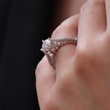 Starlight Diamond Gümüş İşlemeli Yuvarlak Kesim Tek Taş Gümüş Yüzük