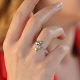 Taşlı Yunus Balığı Figürlü Şık Gümüş Yüzük