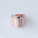 Y Harfi Baget Taşlı Rose Gold Kaplama Gümüş Yüzük