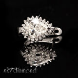 Sky Diamond Etrafı Pırıltılı Taşlarla Süslenmiş Damla Küpe