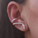 Kulağı Saran Rose Kaplama KırmızıTaş Detaylı Gümüş Kıkırdak Küpe