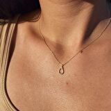 İçi Boş 0,30 CT Pırlanta(Signty)Taşlı Damla Figürlü Tarz Tasarım Modern Dizayn 925 Ayar Gümüş Kolye