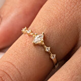 Gümüş Yüzük - Mekik Taşlı Signity Swaroski Angola Fantezi 925 Ayar Gümüş Yüzük